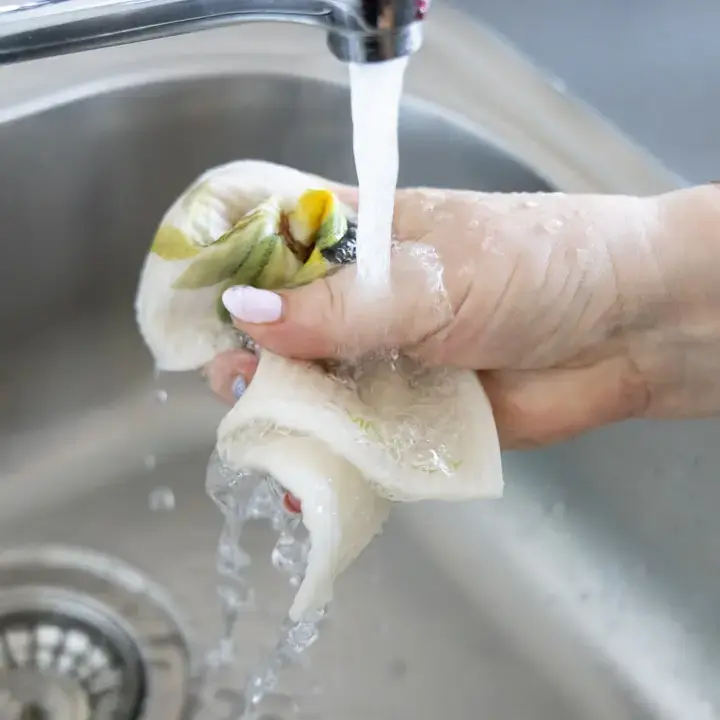 Zweedse vaatdoekjes afspoelen